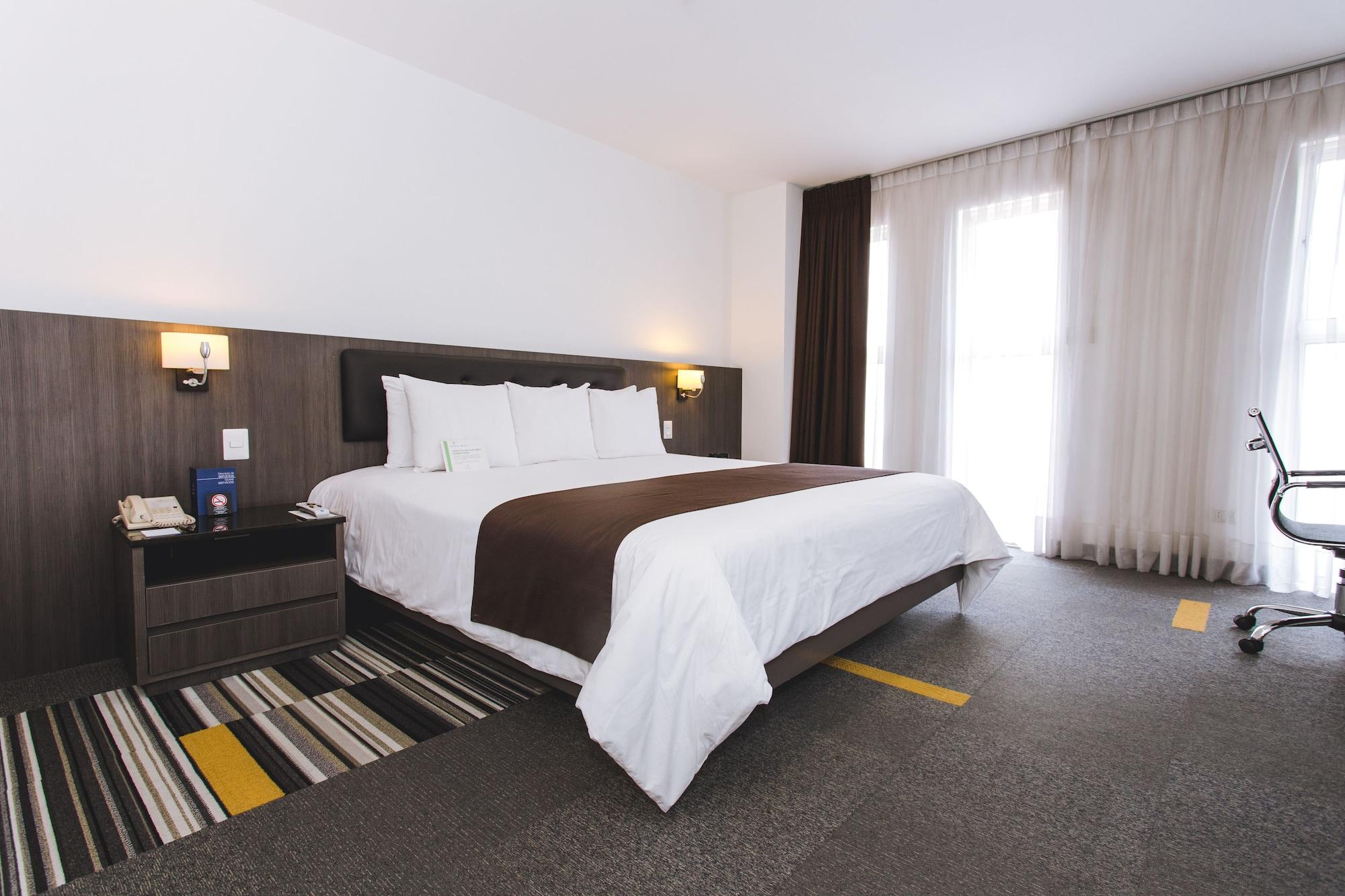 Costa Del Sol Wyndham Airport 4* Lima