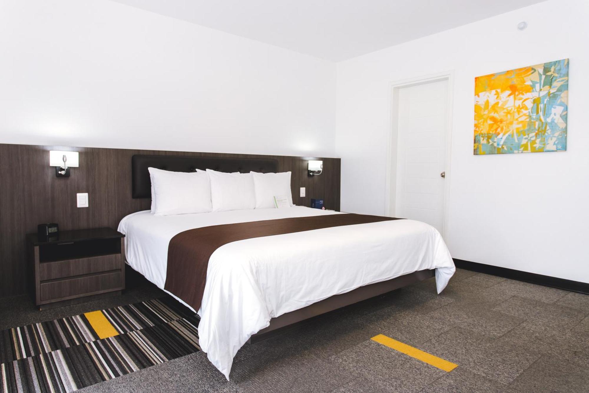 Hotel Costa Del Sol Wyndham Airport 4*