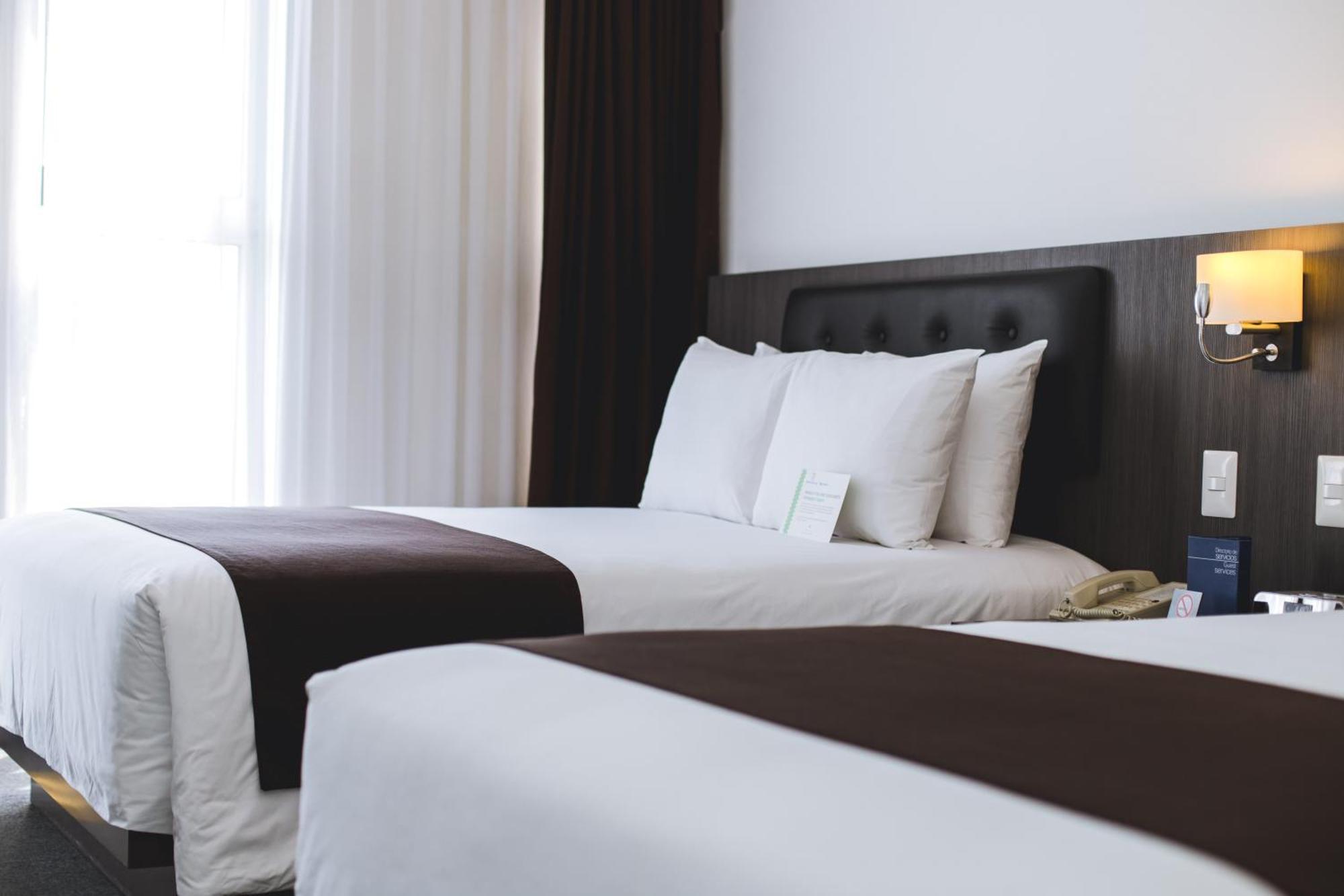 Hotel Costa Del Sol Wyndham Airport 4*