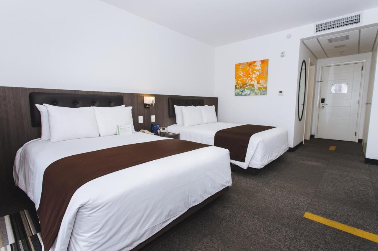 Hotel Costa Del Sol Wyndham Airport 4*